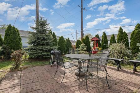 Spacious Upstairs 1Bed- Walking Distance To Beach Outlet Mall Мичиган Сити Экстерьер фото
