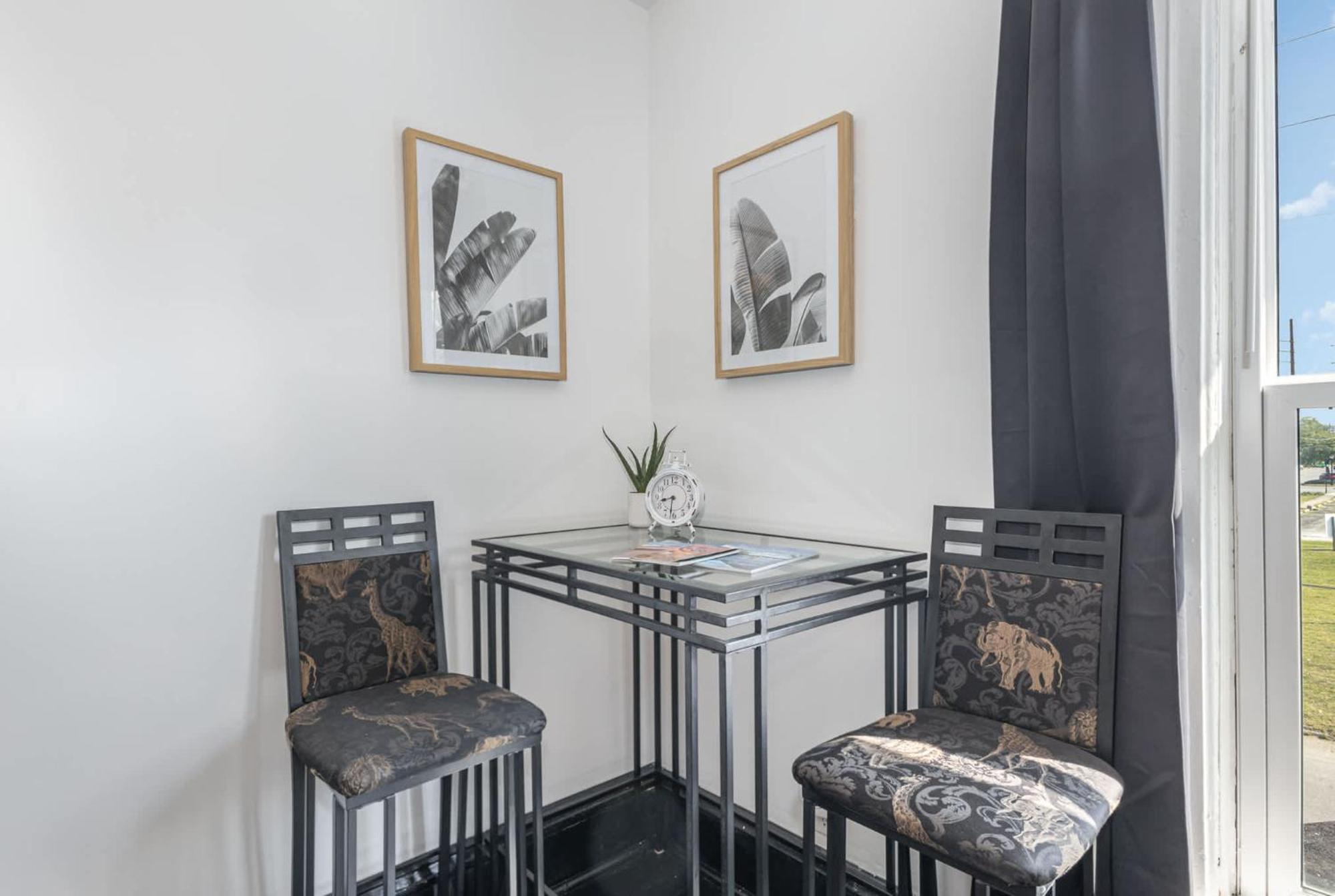 Spacious Upstairs 1Bed- Walking Distance To Beach Outlet Mall Мичиган Сити Экстерьер фото